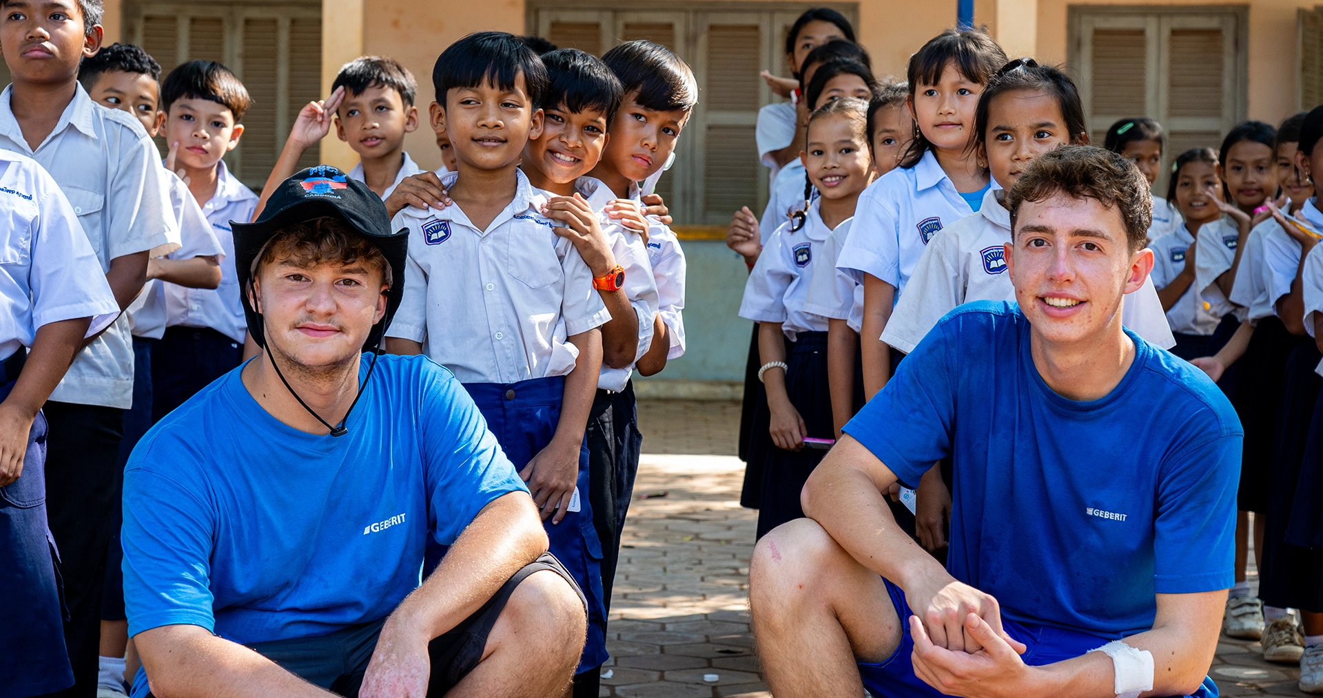 The first time on a building site, and the first time in Cambodia: ten Geberit apprentices travel to Siem Reap in October&nbsp;2024 to install new sanitary facilities at a local primary school. A social project with a huge impact.