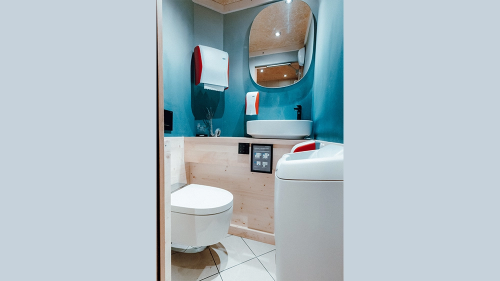 Added touches in red-white-red: just like the colours of the Austrian flag.