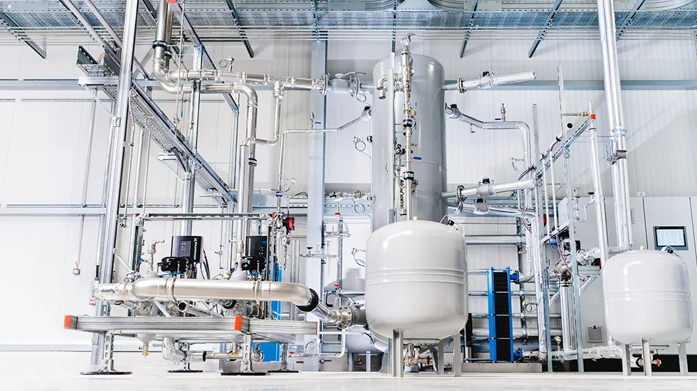 Compressed-air and cold-water installation at a diamond manufacturer near Koblenz (DE). (Photo)