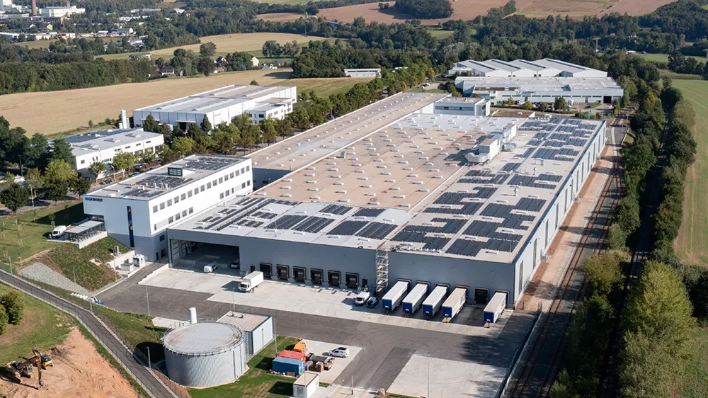 PV system in Lichtenstein with an expected annual production of 870 megawatt-hours. (Photo)